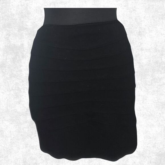 Studio Point Black Bandage Mini Skirt – Size 12 | Curve-Hugging Alt Glam - Picture 4 of 6